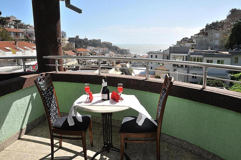 Hotel Hoti Ulcinj Exterior foto
