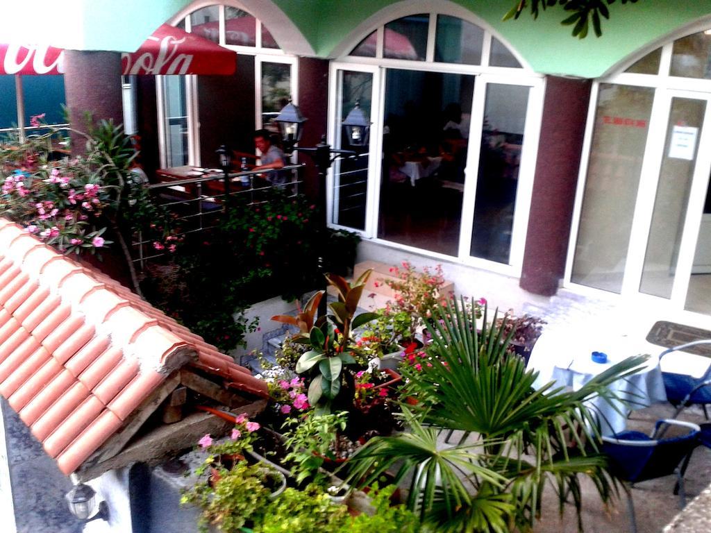 Hotel Hoti Ulcinj Exterior foto